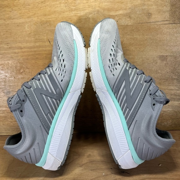 New Balance 860 v10 REFLECTIVE Womens Size 8.5 (B) Running Shoes Gray Silver - Picture 6 of 12